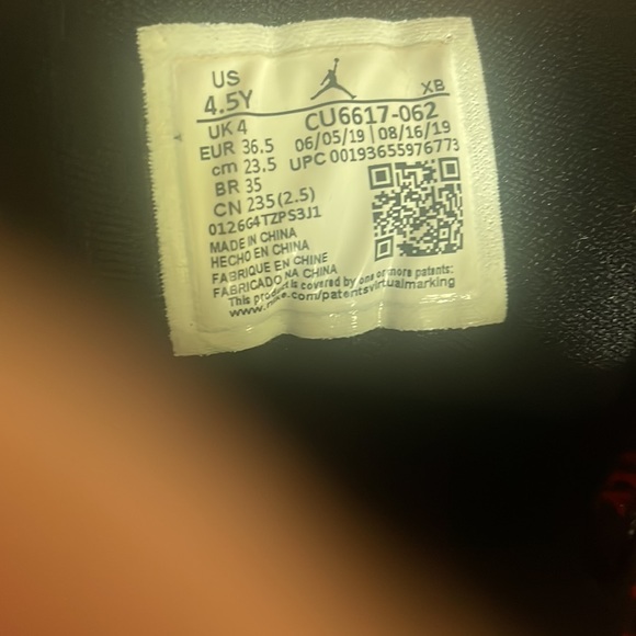 Jordan 1 red and black but wit no box - Picture 10 of 17